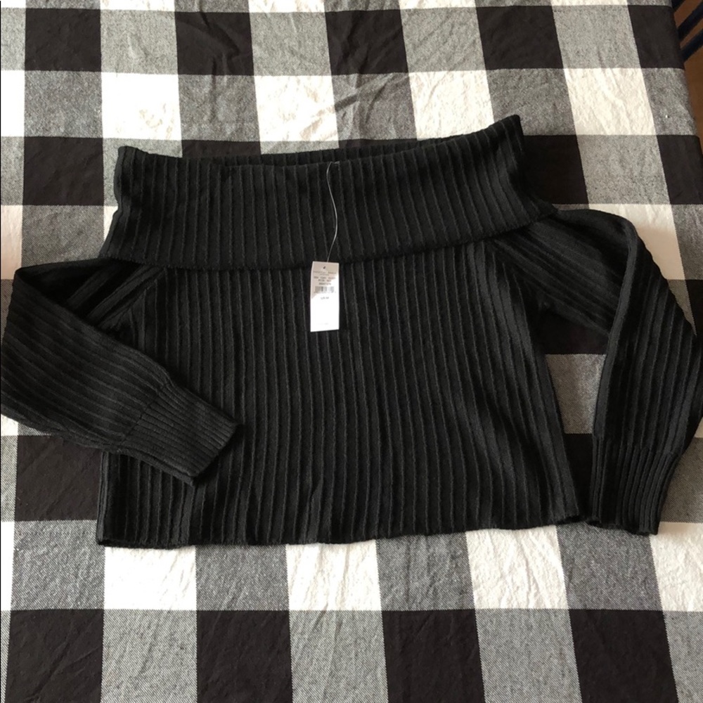 NWT American Eagle 🦅 off the shoulder sweater